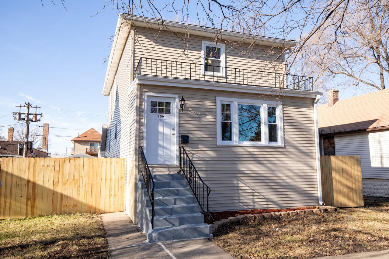 906 S 10th Ave., Maywood, IL 60153