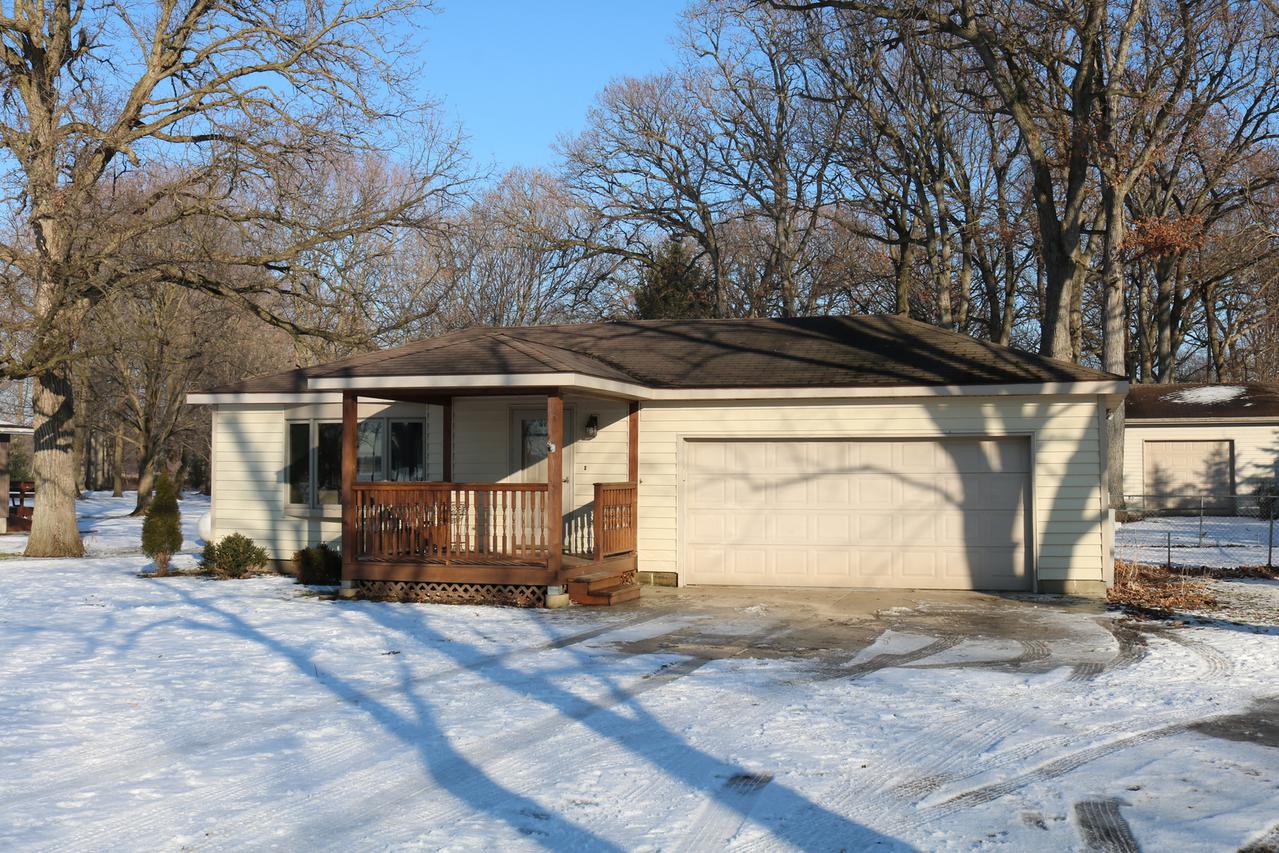 21108 Oak Ln., Maple Park, IL 60151