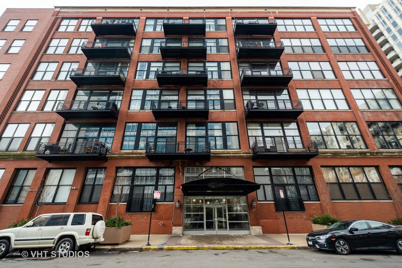525 W Superior St. #328, Chicago, IL 60654