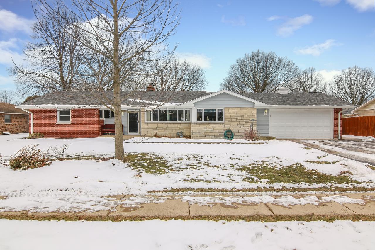 529 Clark St., Hinckley, IL 60520
