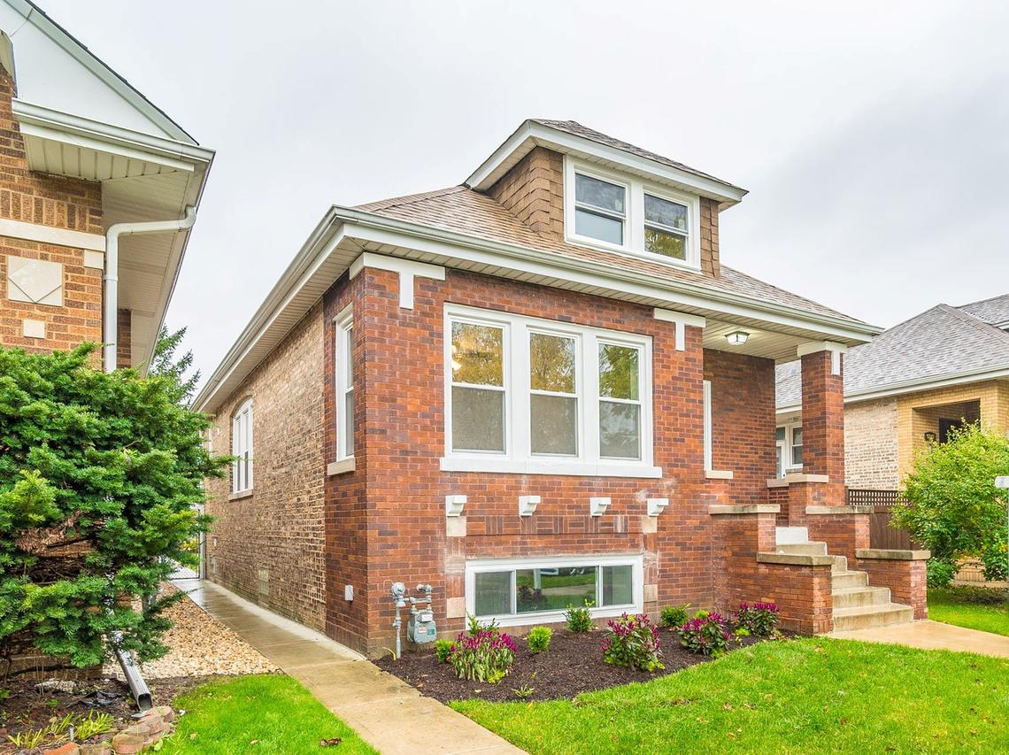 5743 W Roscoe St., Chicago, IL 60634