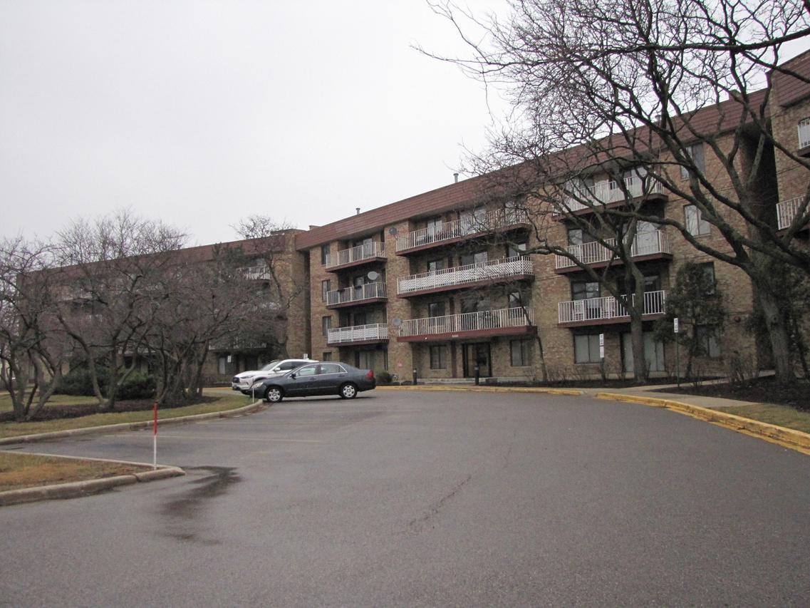 5450 Astor Ln. #312, Rolling Meadows, IL 60008