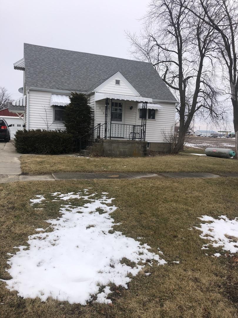 212 E Green St., Roberts, IL 60962