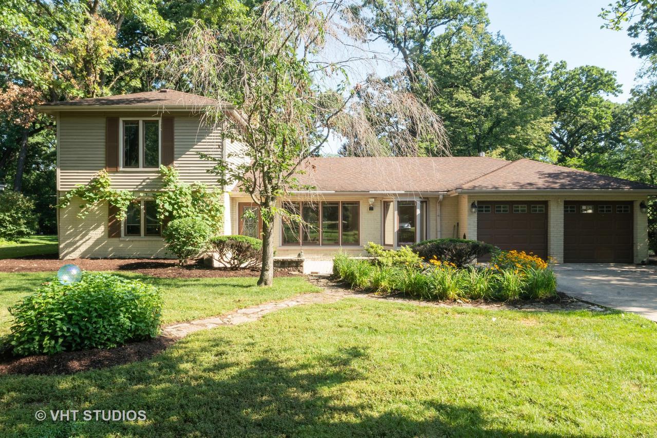 134 Greenleaf Dr., Oak Brook, IL 60523