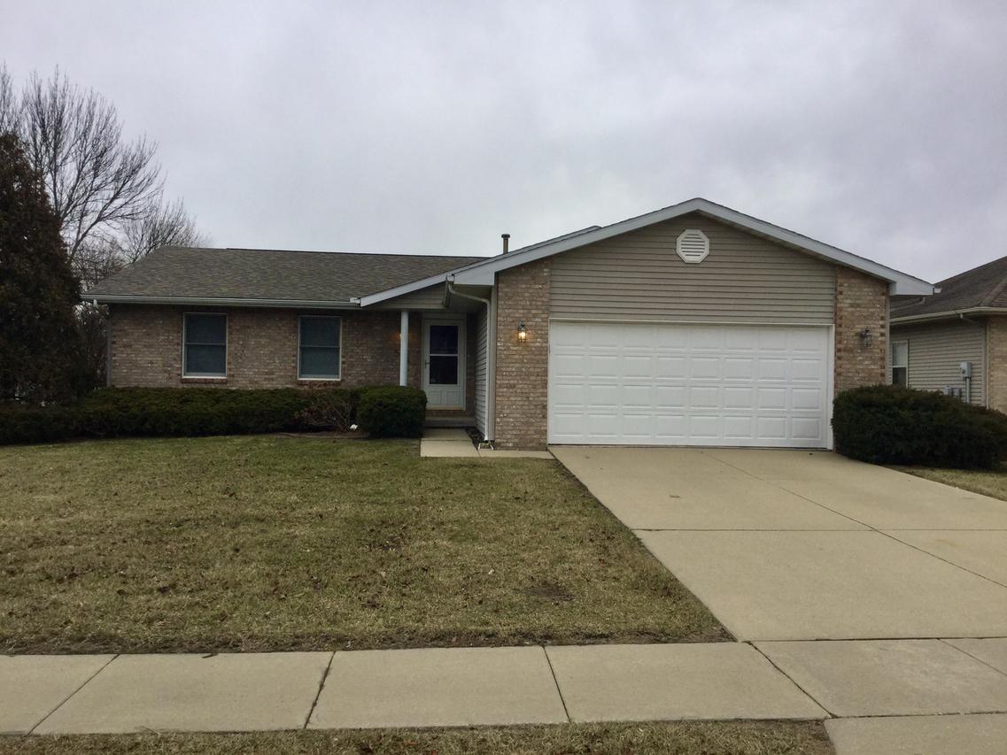 514 Chestnut Dr., St. Joseph, IL 61873