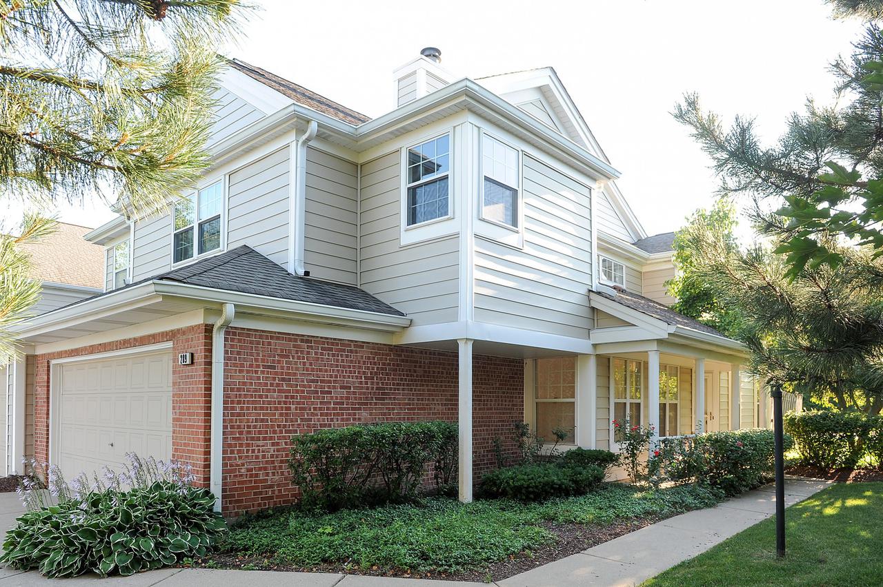 289 Woodstone Cir., Buffalo Grove, IL 60089