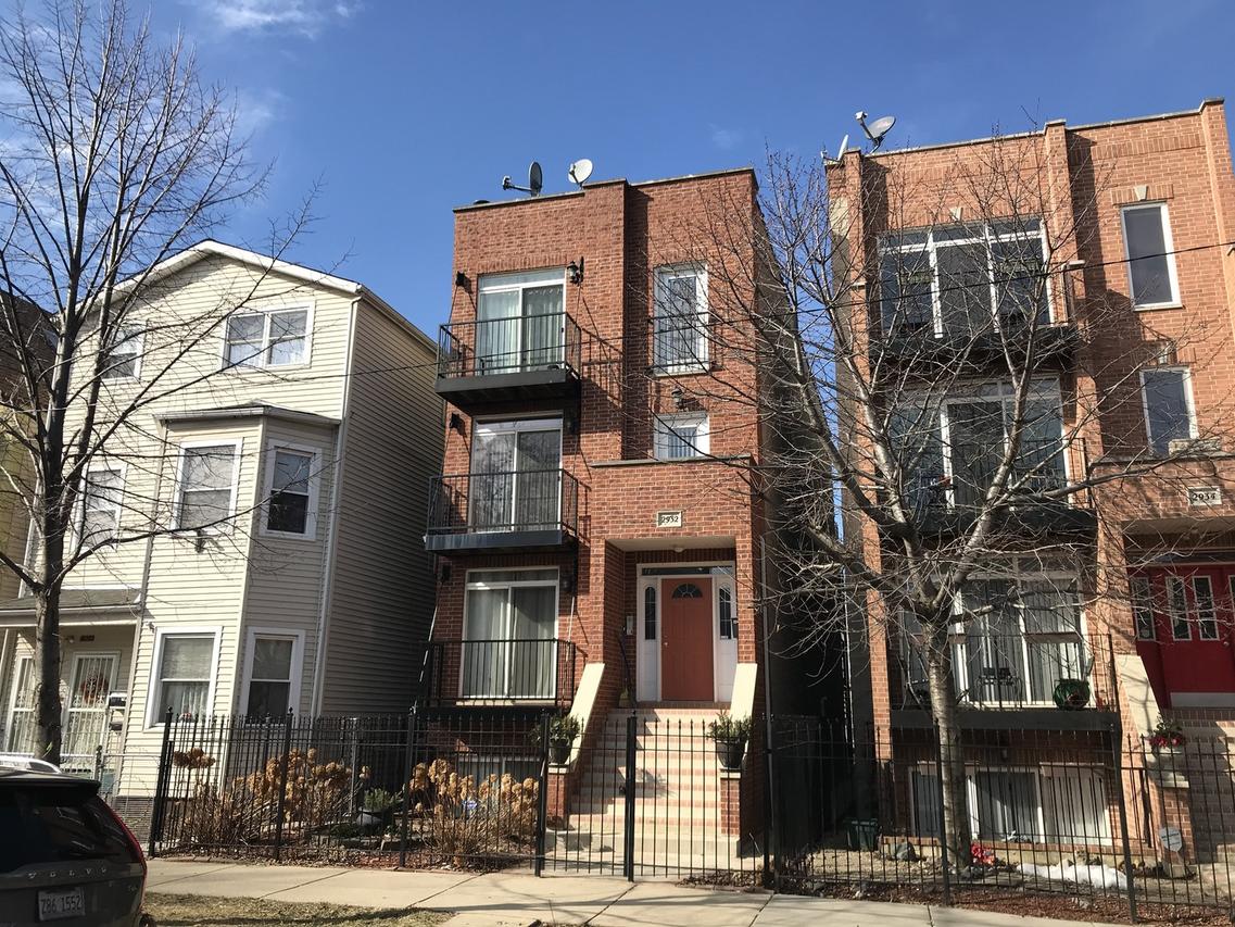 2932 N Ridgeway Ave., Chicago, IL 60618