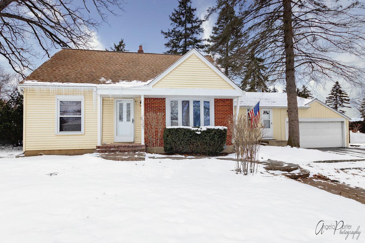 158 Harvey Ave., Grayslake, IL 60030