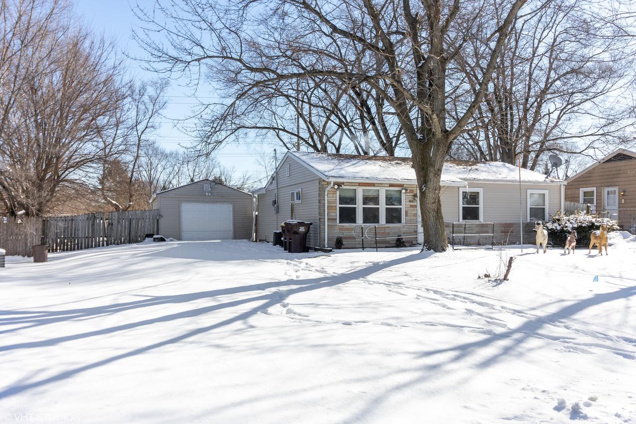 8805 Emerald Ln., Machesney Park, IL 61115