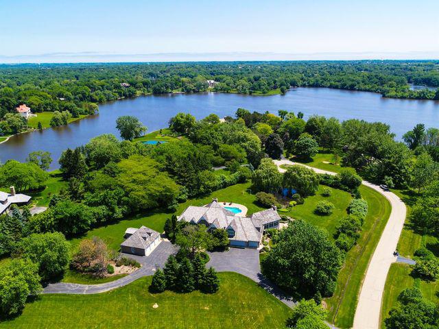 70 Round Barn Rd., Barrington Hills, IL 60010