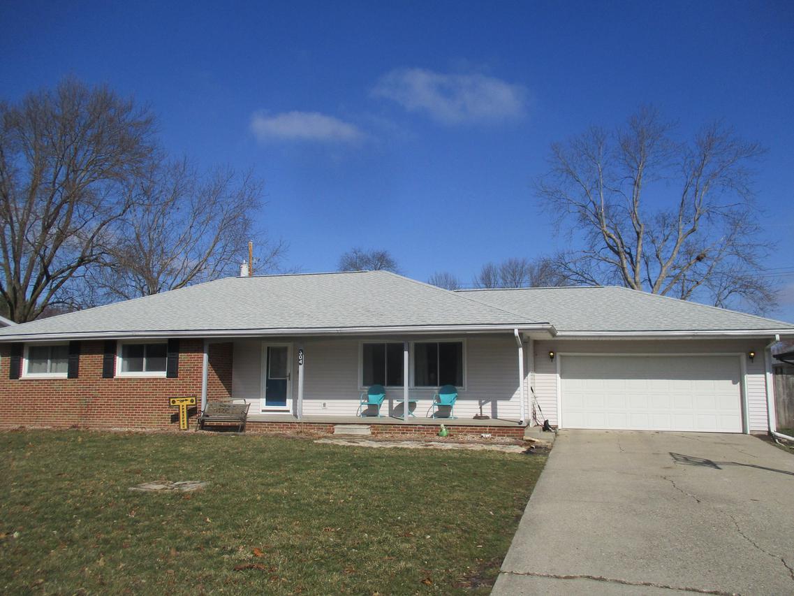 304 Douglas Dr., Tuscola, IL 61953