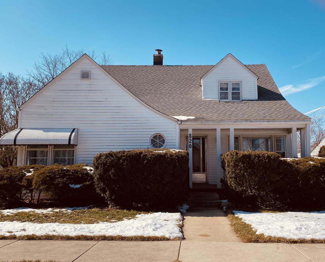 820 Singer Ave., Lemont, IL 60439