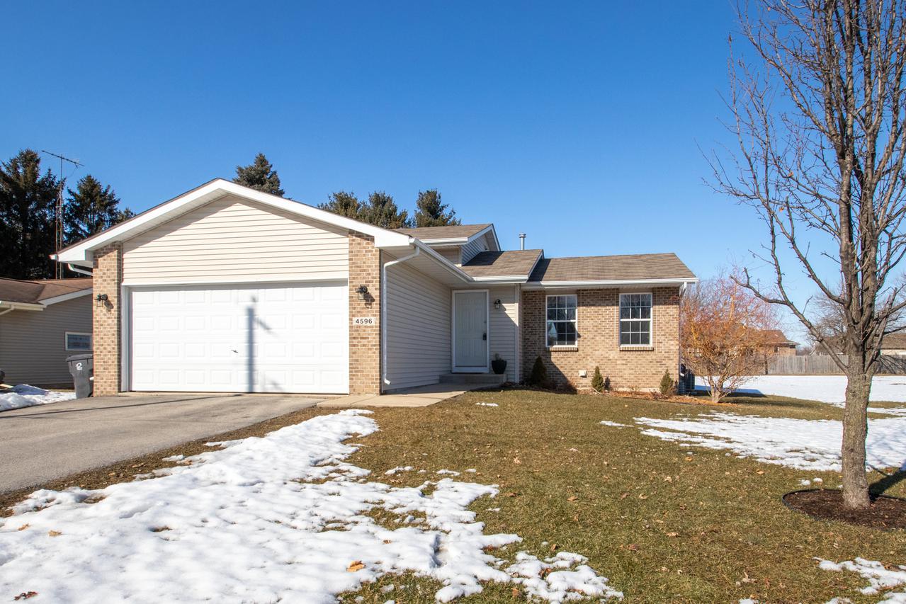 4596 Mathew Ave., Roscoe, IL 61073