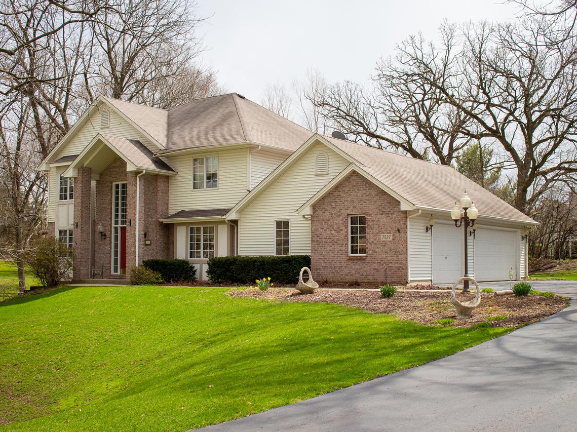 7537 Grace Dr., Roscoe, IL 61073