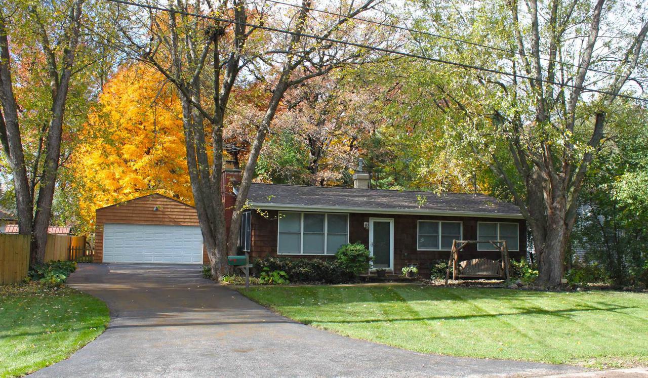 30434 N East End Ave., Libertyville, IL 60048