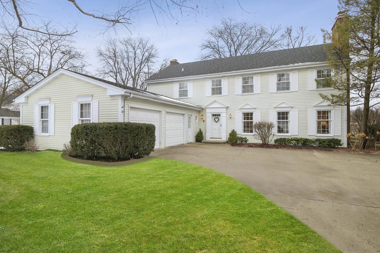 2461 Shannon Rd., Northbrook, IL 60062