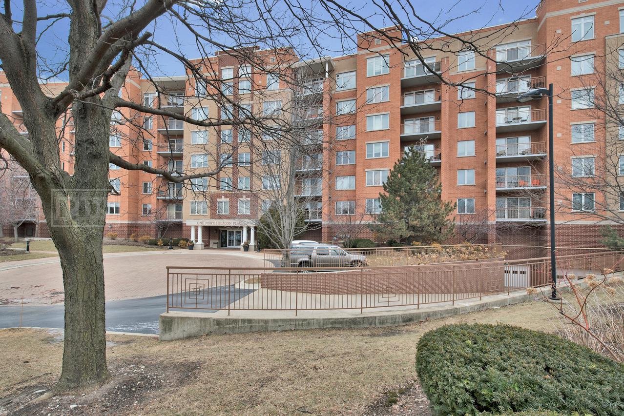1 N Beacon Pl. #509, La Grange, IL 60525