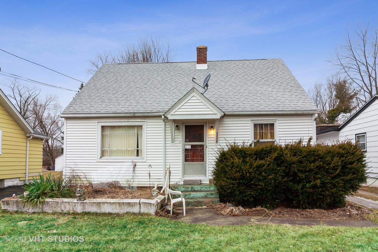 1011 Peterson Ave., Aurora, IL 60505