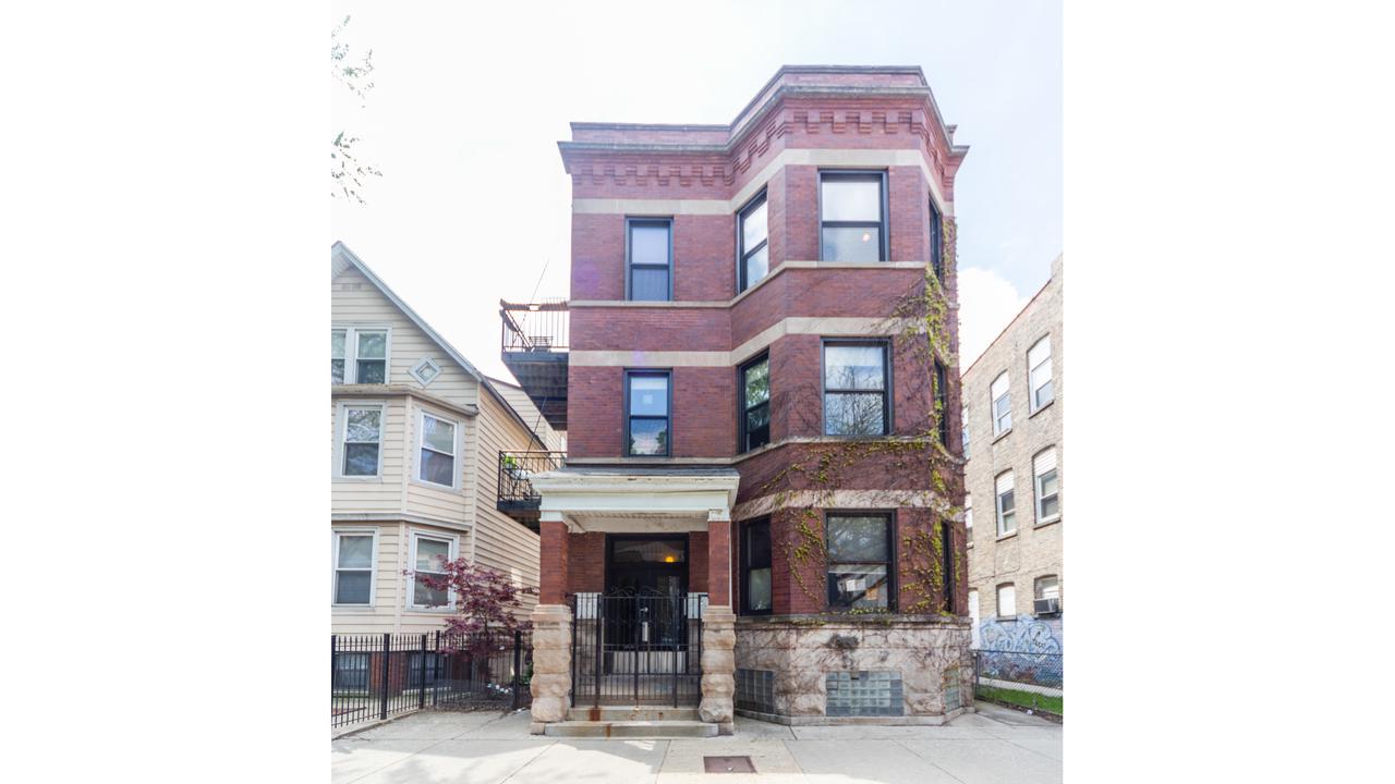 1949 W Roscoe St. #1C, Chicago, IL 60657