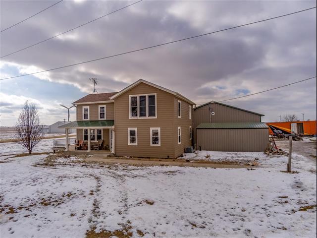 10020 N Waddams Grove Rd., Lena, IL 61048