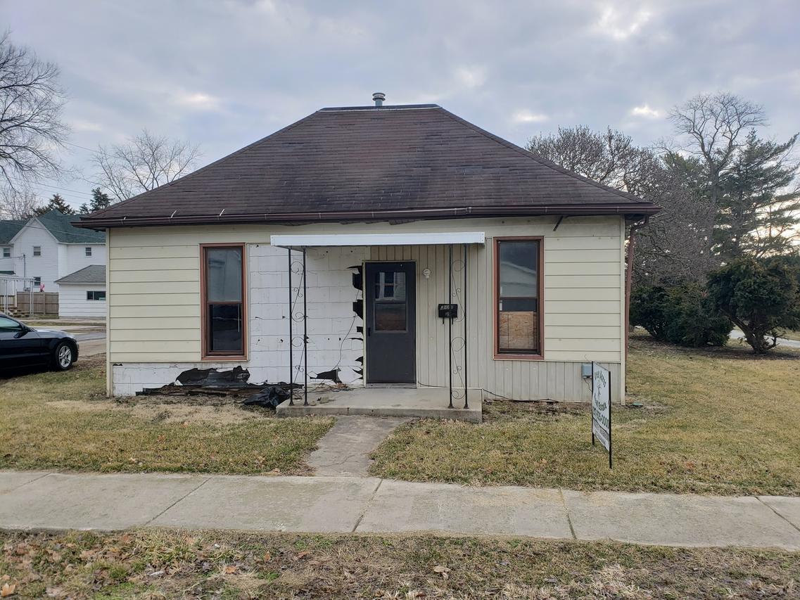 308 N Elizabeth St., Clinton, IL 61727