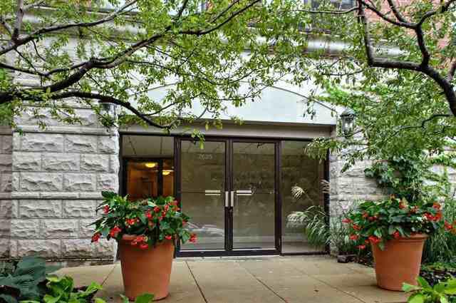 7625 N Eastlake Ter. #401, Chicago, IL 60626