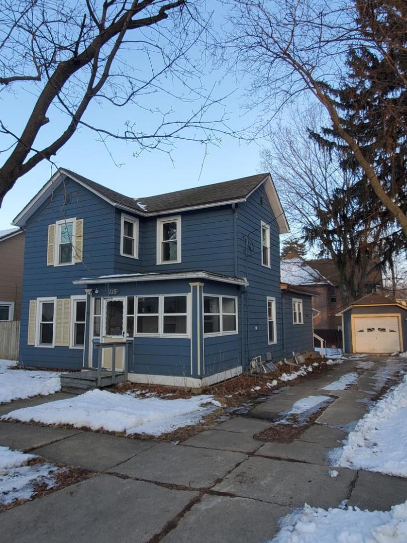 115 N Grove Ave., Freeport, IL 61032