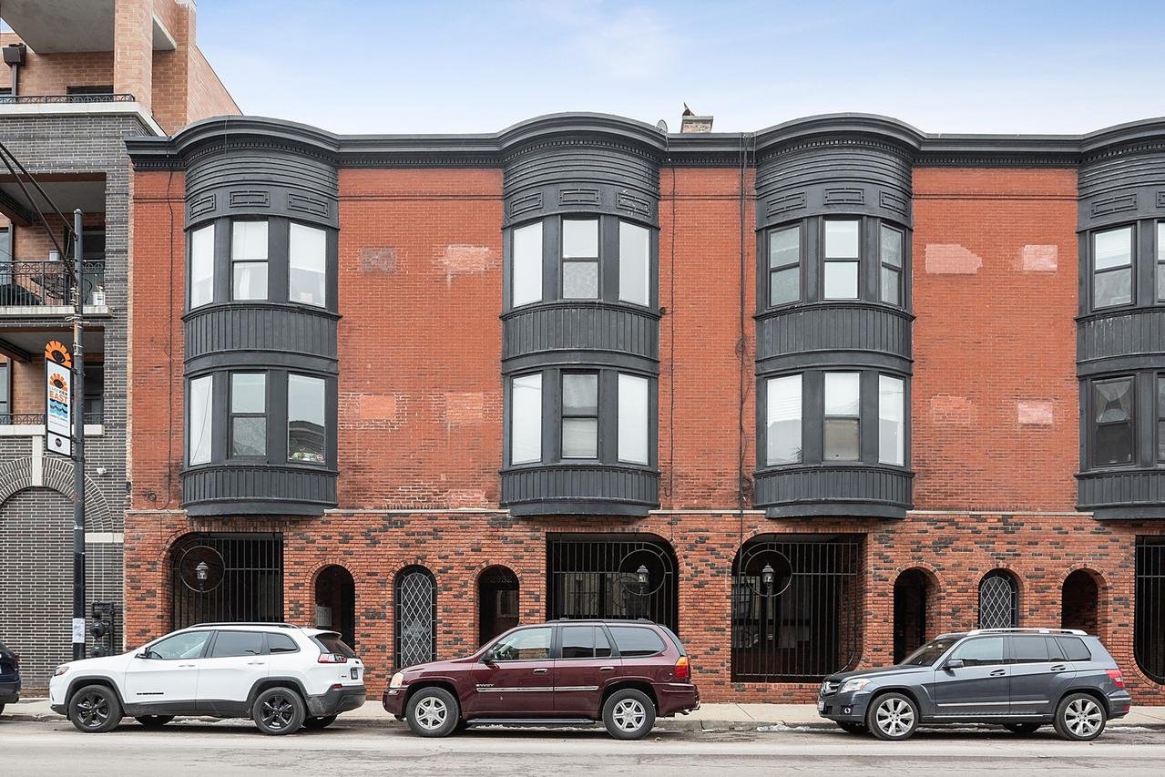 2952 N Halsted St. #3, Chicago, IL 60657