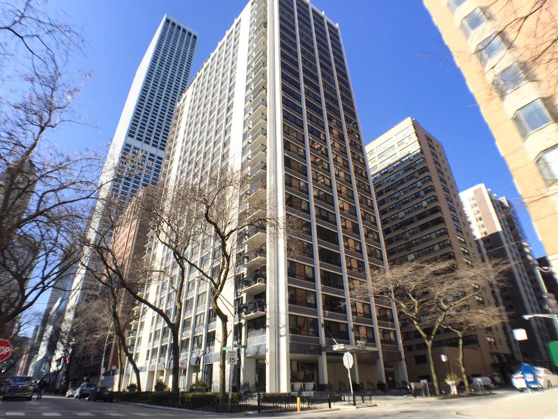 222 E Pearson St. #2006, Chicago, IL 60611