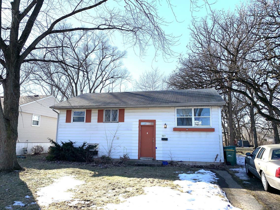 665 Larkdale Row, Wauconda, IL 60084