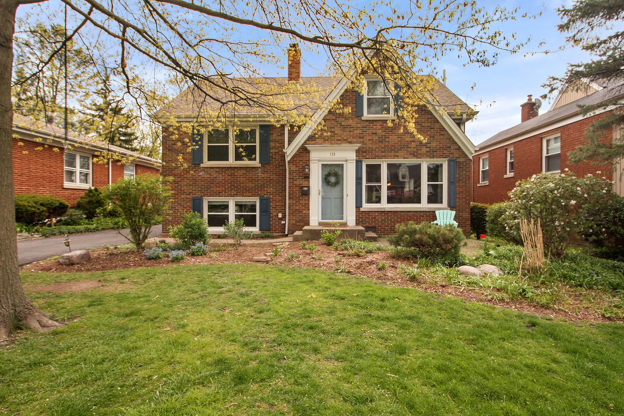 135 N Peck Ave., La Grange, IL 60525
