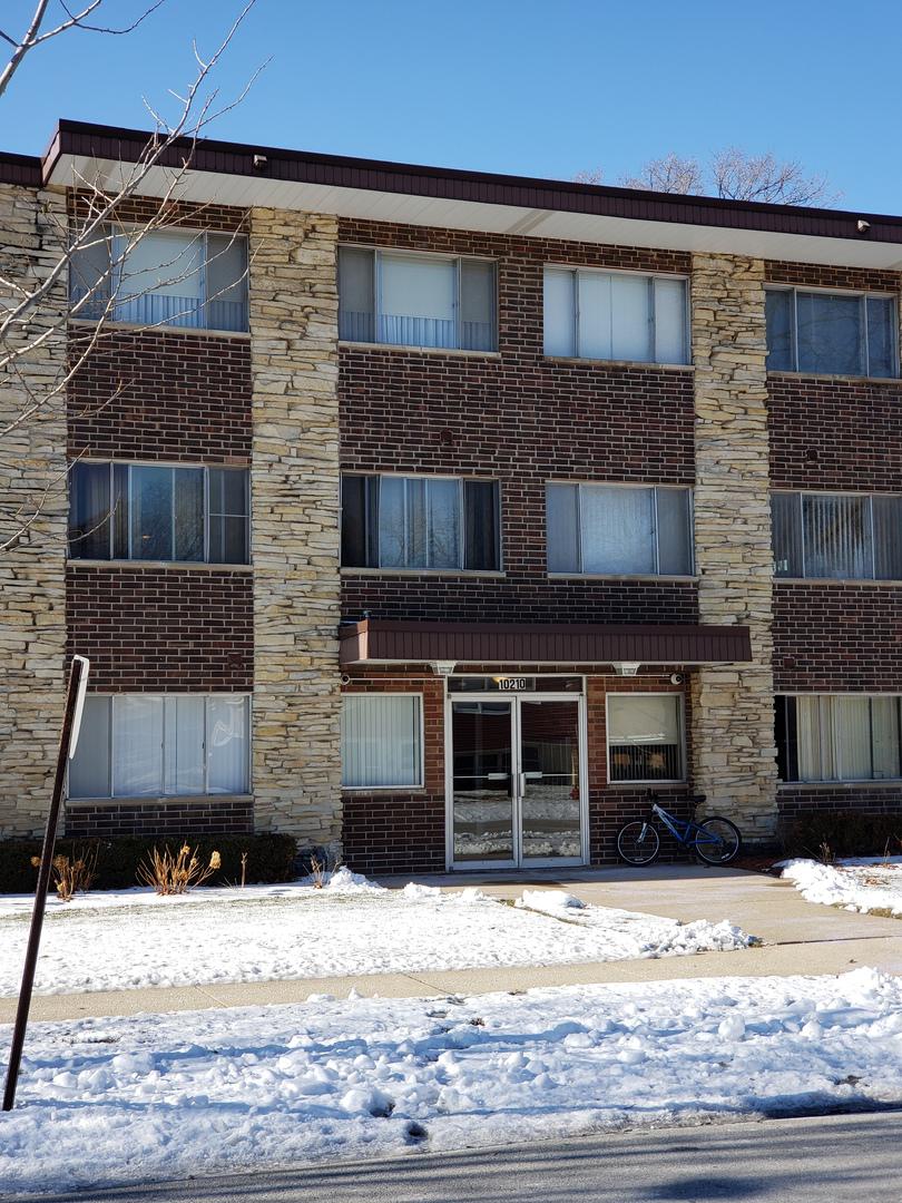 10210 Washington Ave. #205, Oak Lawn, IL 60453