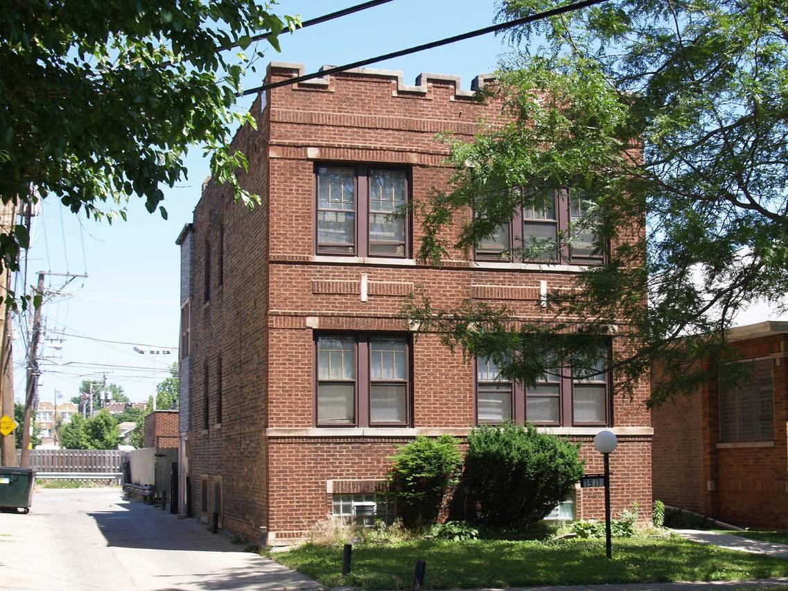 7911 S Calumet Ave., Chicago, IL 60619