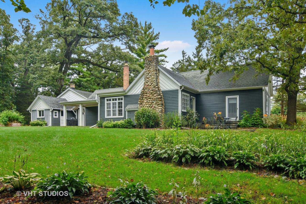 74 Meadow Hill Rd., Barrington Hills, IL 60010