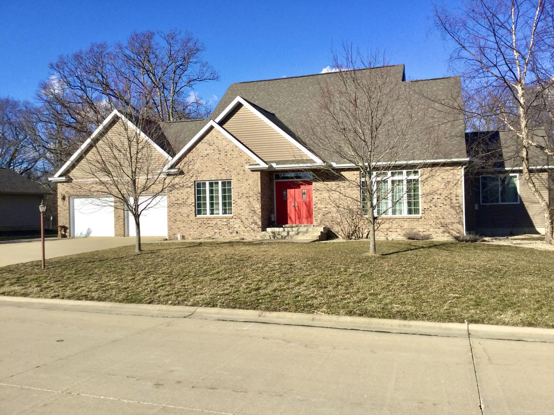 2010 E John Dr., Mahomet, IL 61853