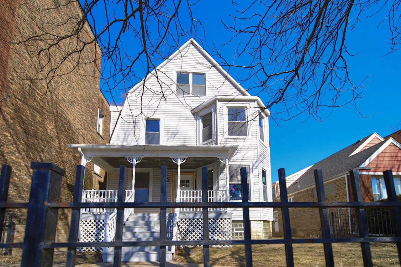 2050 E 73rd St., Chicago, IL 60649
