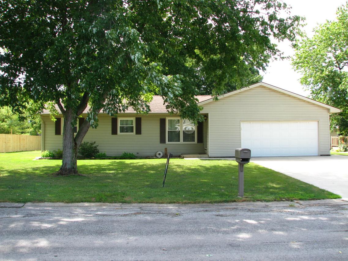 406 S Neal St., Camargo, IL 61919