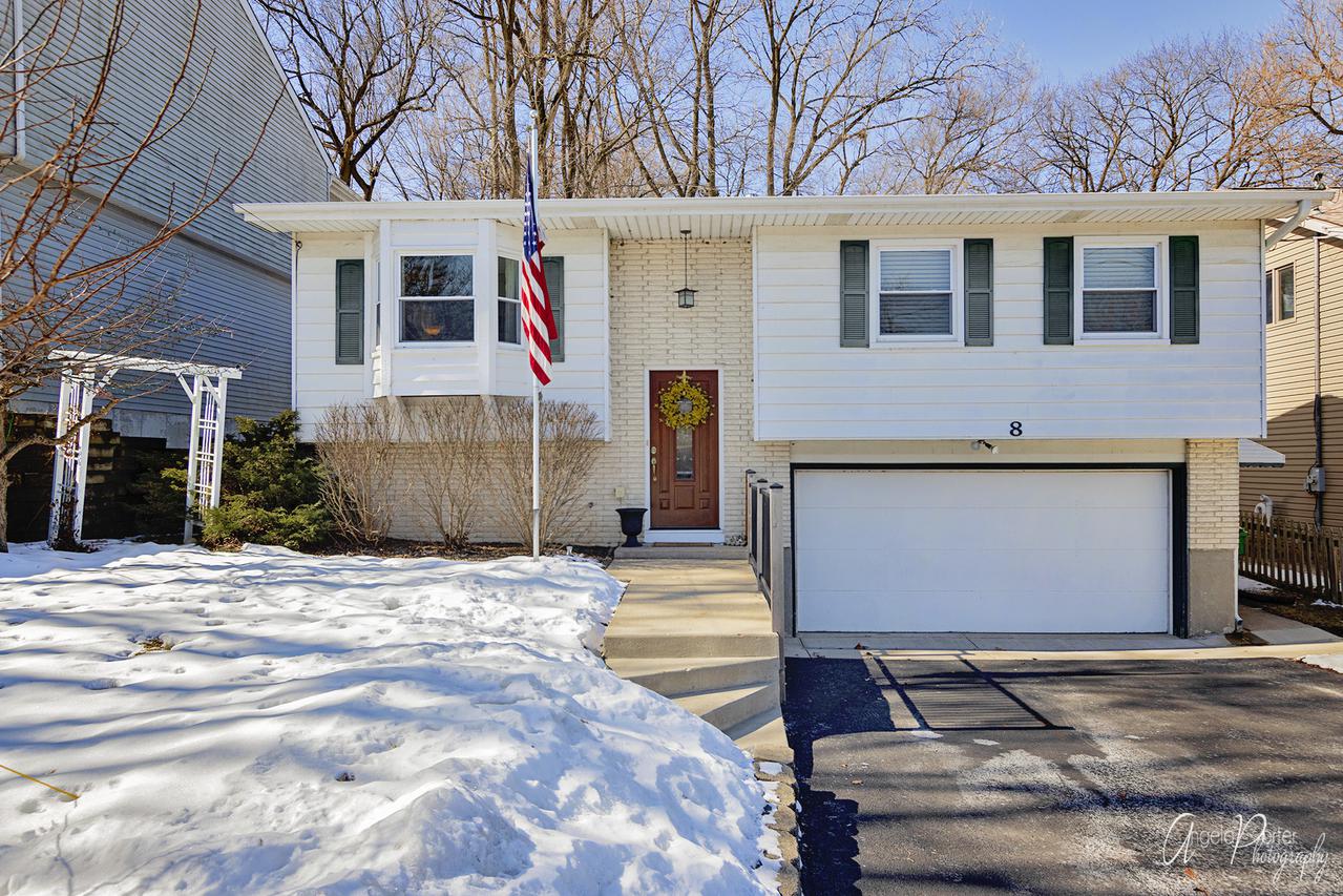 8 Highview Ave., Fox Lake, IL 60020