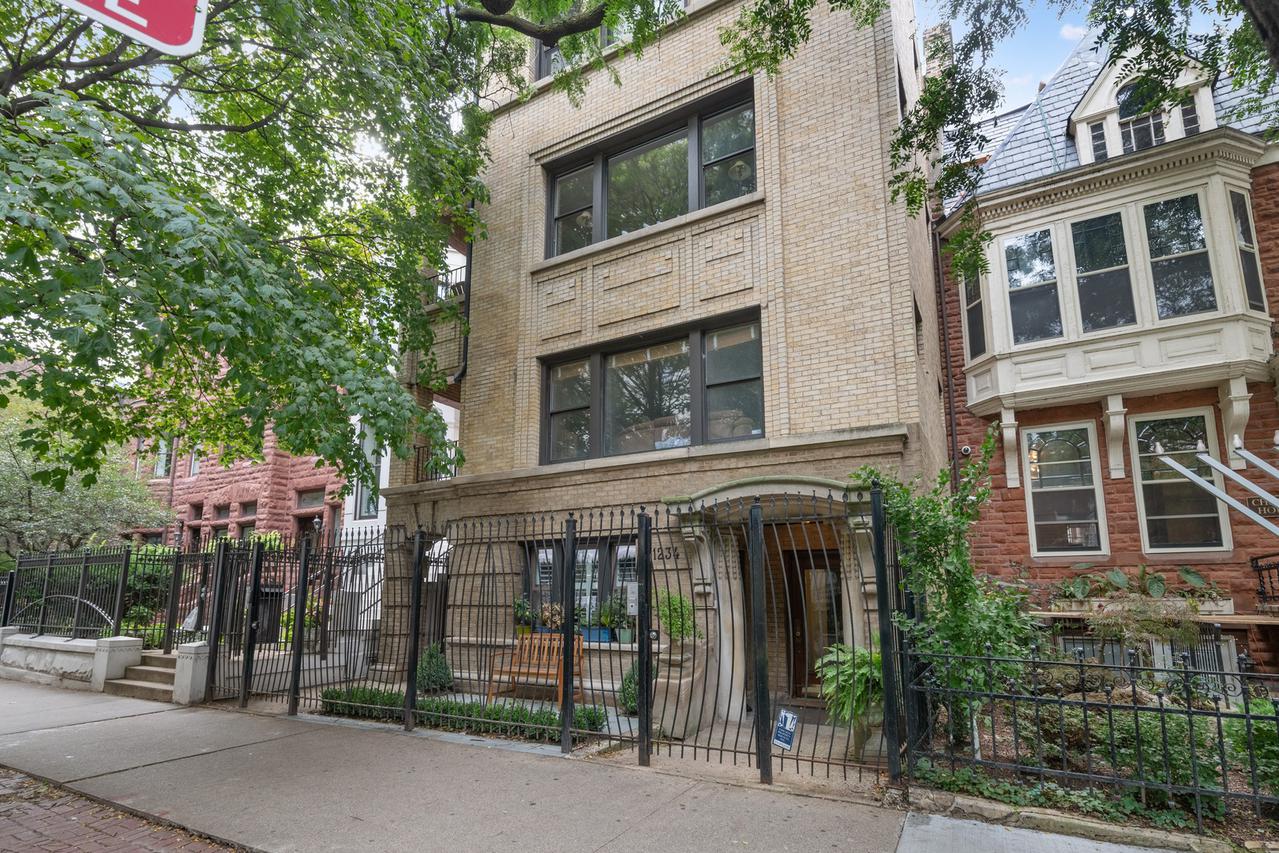 1234 N Dearborn St. #CH, Chicago, IL 60610