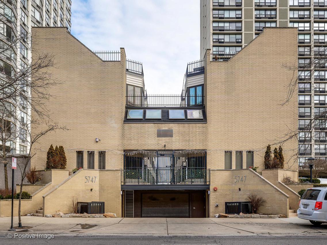 5747 N Sheridan Rd. #K, Chicago, IL 60660