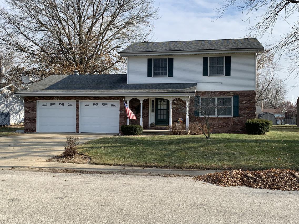 66 Holiday Dr., Clinton, IL 61727