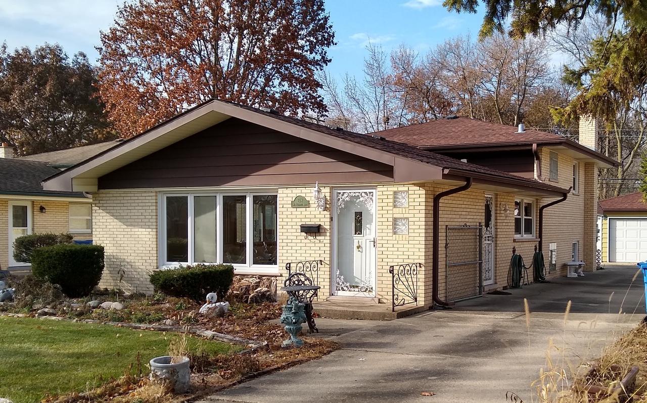 218 S Mount Prospect Rd., Mount Prospect, IL 60056