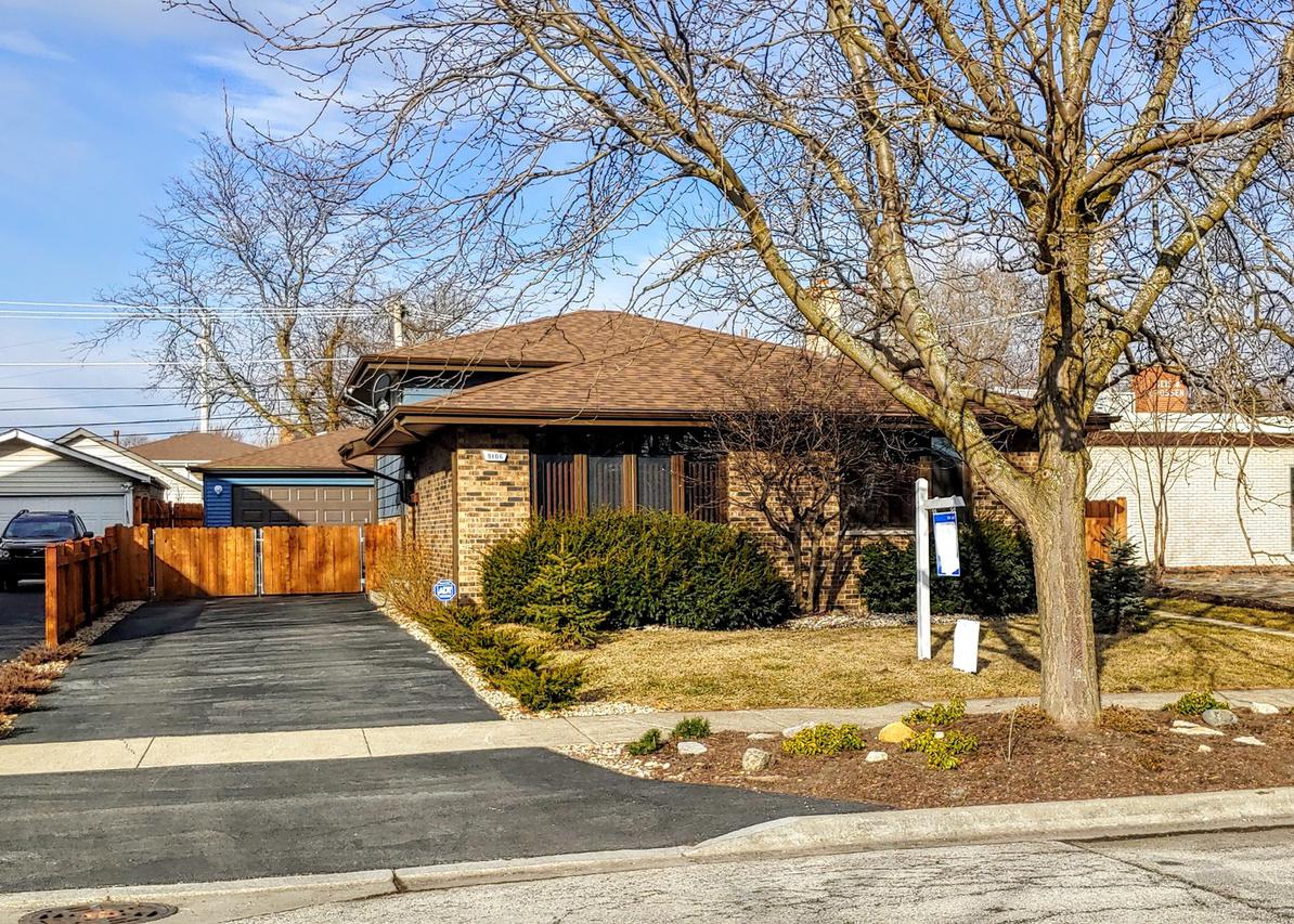 9106 S Spaulding Ave., Evergreen Park, IL 60805