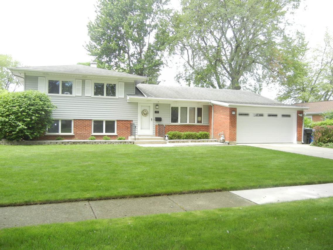 872 Spruance Pl., Des Plaines, IL 60016