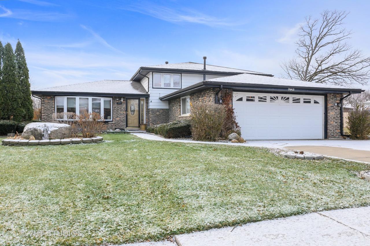 7643 W 105th St., Palos Hills, IL 60465
