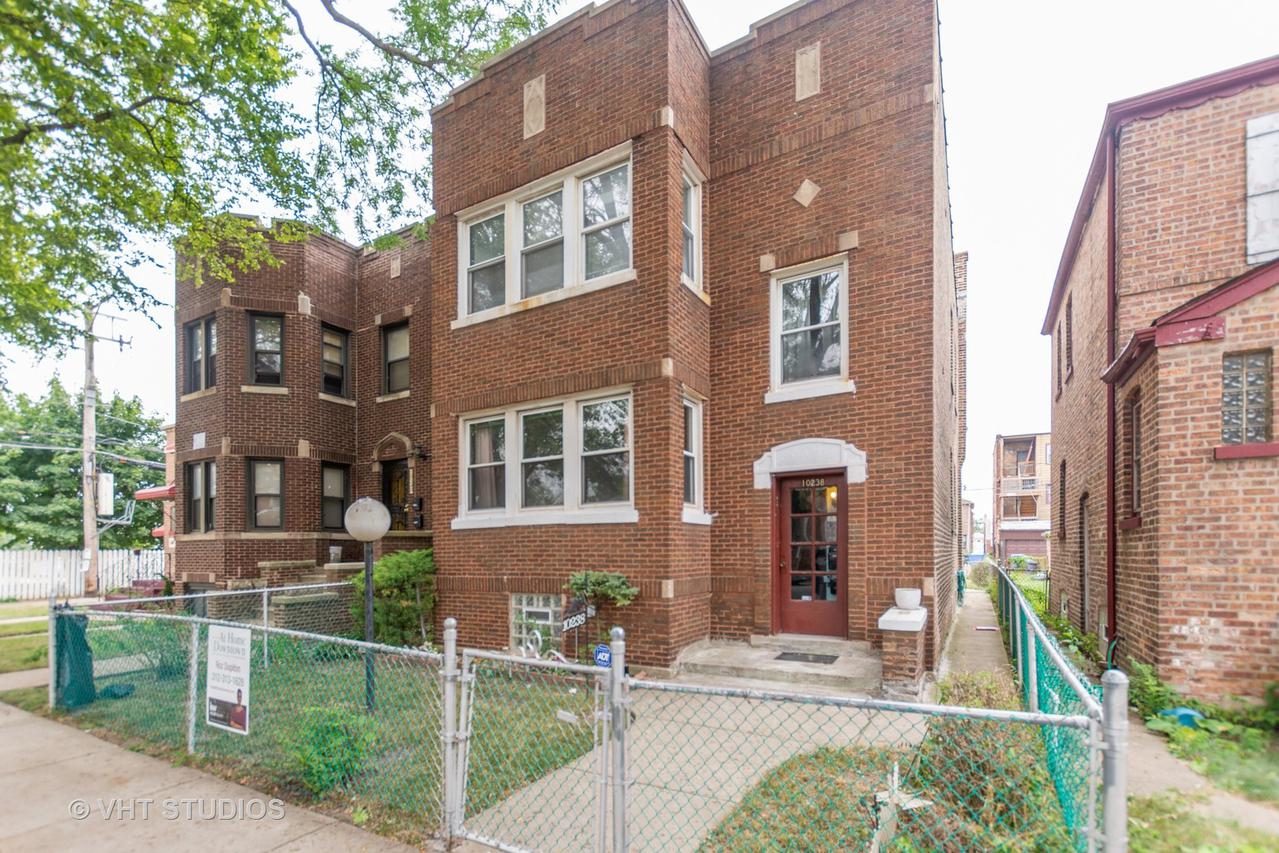 10238 S Eberhart Ave., Chicago, IL 60628