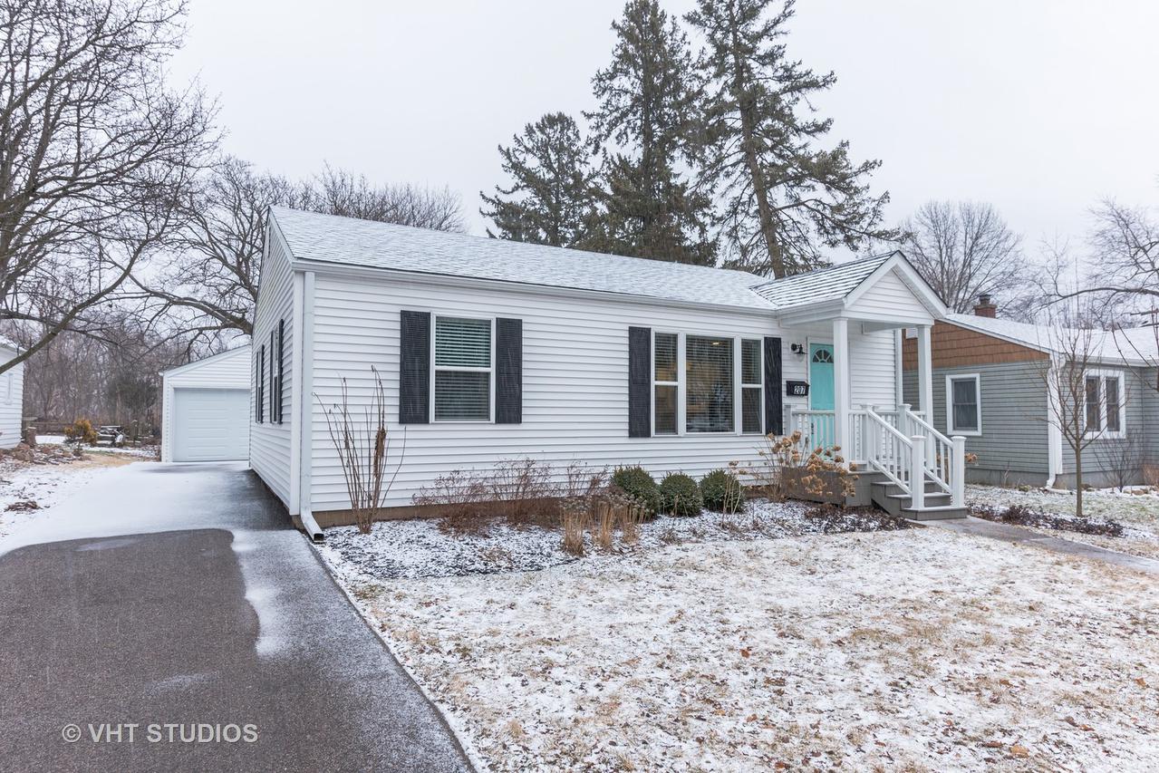 207 Glen Ave., Crystal Lake, IL 60014