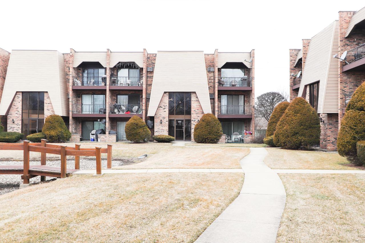 7306 Blackstone Ave. #3, Justice, IL 60458