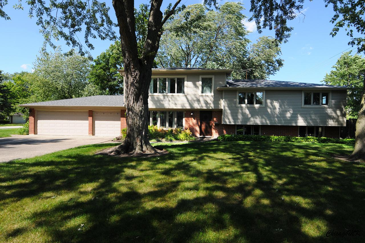 1313 Pam Anne Dr., Glenview, IL 60025
