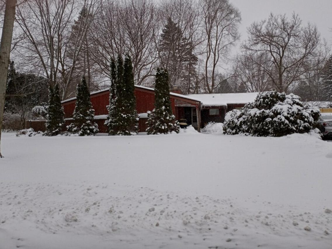 151 Aberdeen Dr., East Dundee, IL 60118